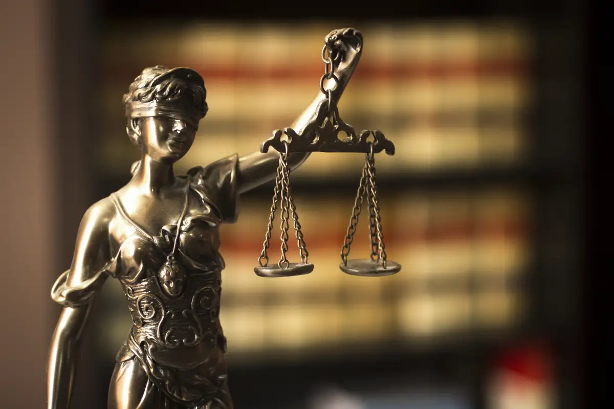 VALIDITY OF LAW AND PRINCIPLEOF JUSTICE